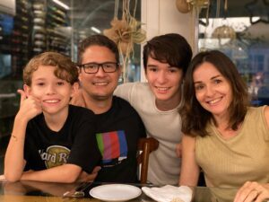 Patricia, Reinaldo e os filhos voltaram ao Brasil depois de muitos anos em Dubai.