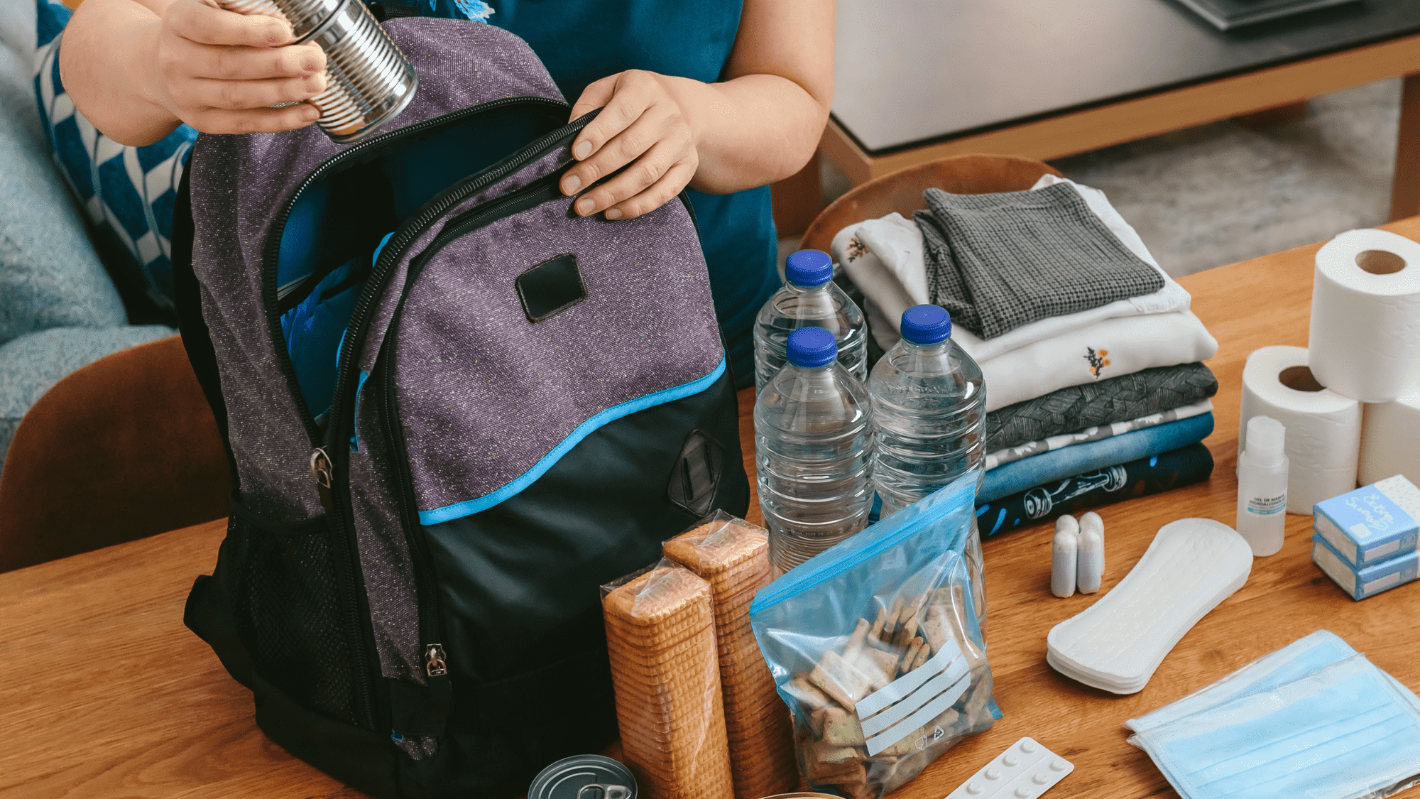 É importante saber como se organizar montando kits básicos de emergência.