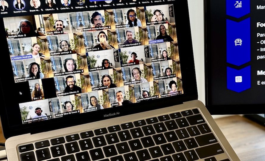 Liderando equipe remota no Brasil enquanto mora em Portugal.