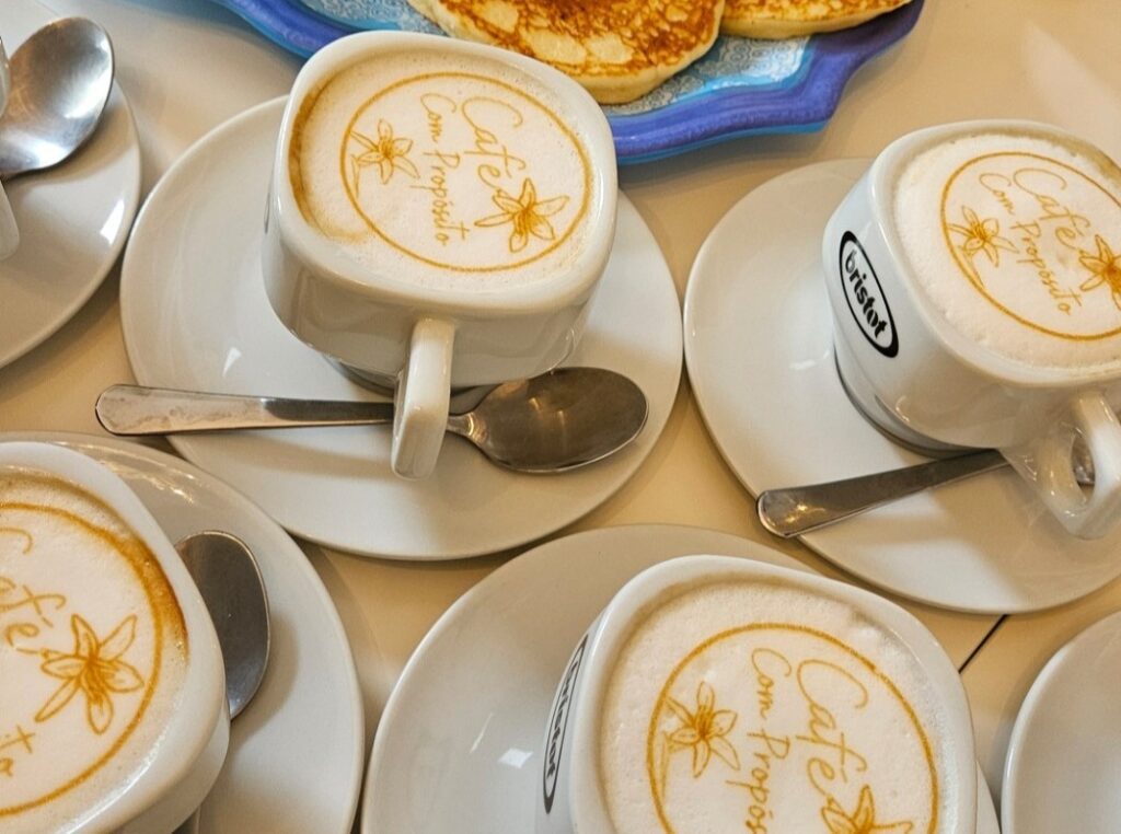 Encontros para um café que marcam momentos de amizade entre mulheres