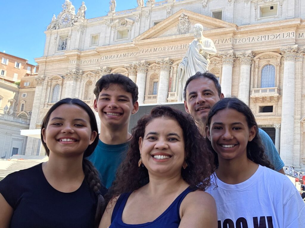 Família vivendo em Portugal.