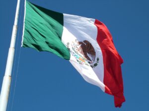 Para me tornar mexicana, teria que jurar a bandeira do país.