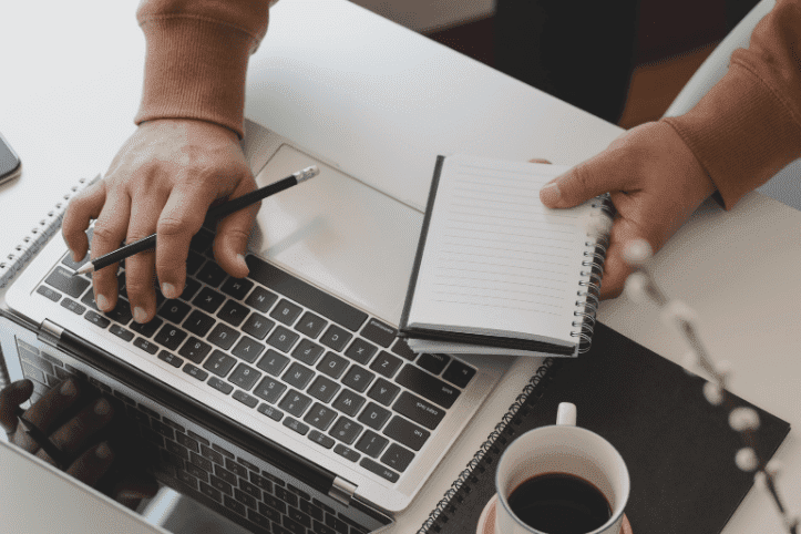 Realizar pesquisa antes de imigrar faz parte do planejamento migratório.