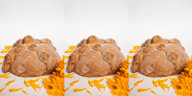 O Pan de Muerto faz parte da culinária mexicana pois é preparado para o Dia dos Mortos.