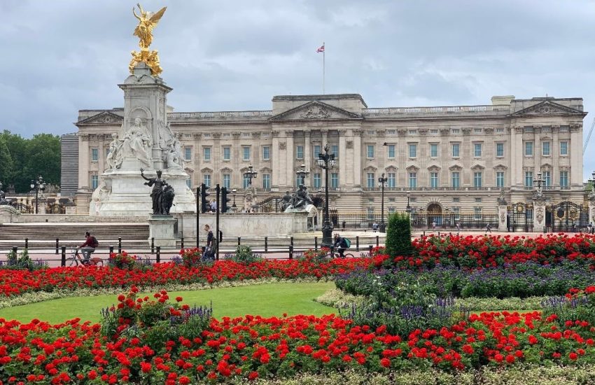 Buckingham Palace3..