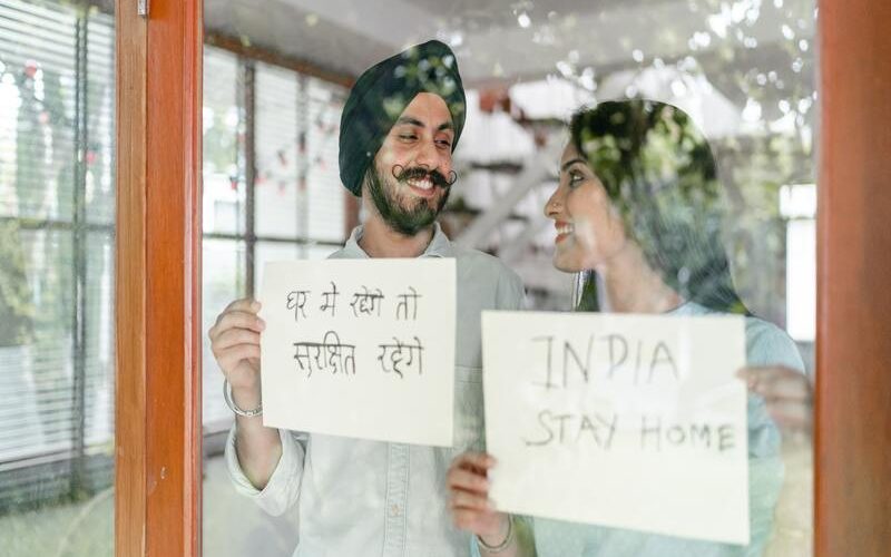 Indianos falam para os indianos ficarem em casa.