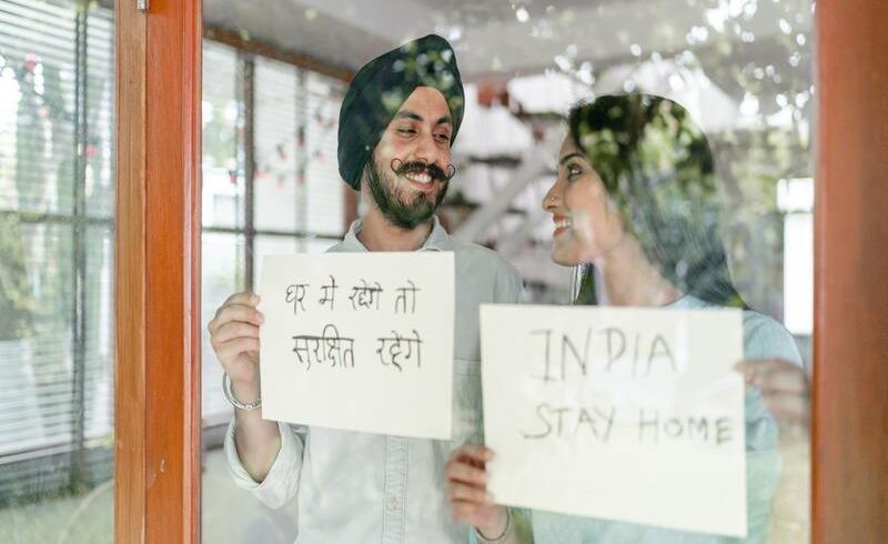 Indianos falam para os indianos ficarem em casa.