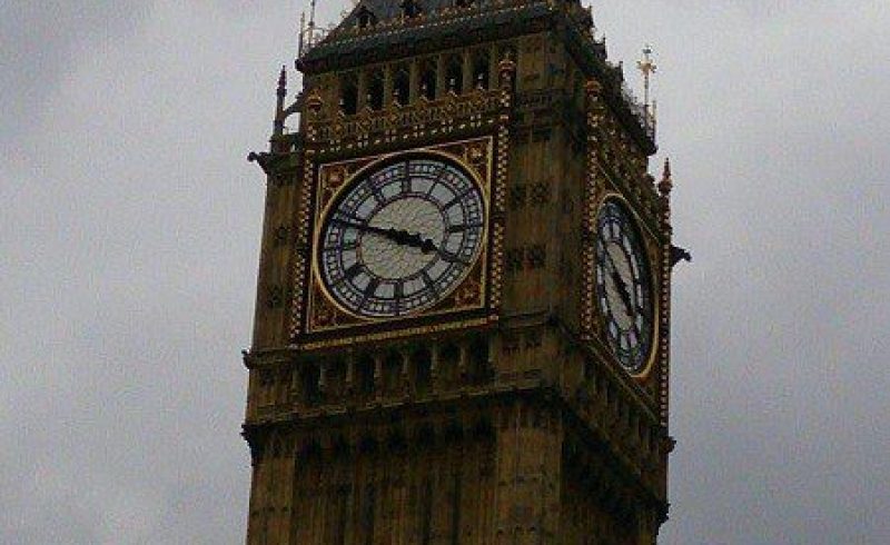 Desconfinamento na Inglaterra: quatro testes para o dia da liberdade
