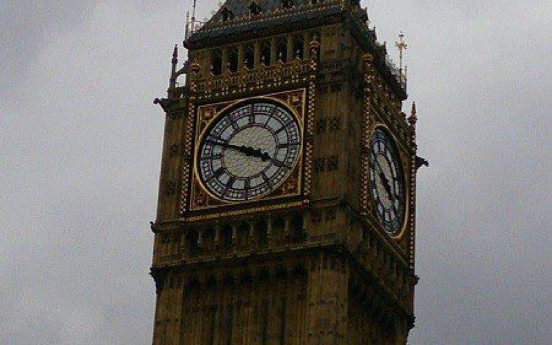 Desconfinamento na Inglaterra: quatro testes para o dia da liberdade