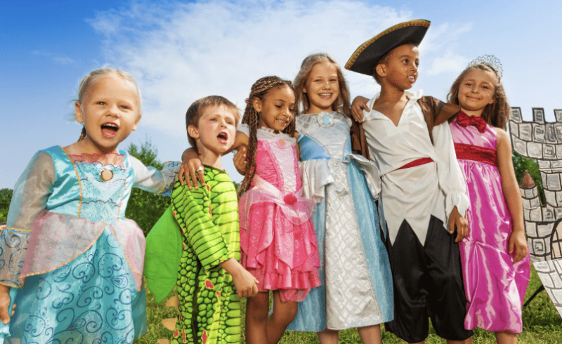 Morar fora: como ajudar seu filho a fazer amigos