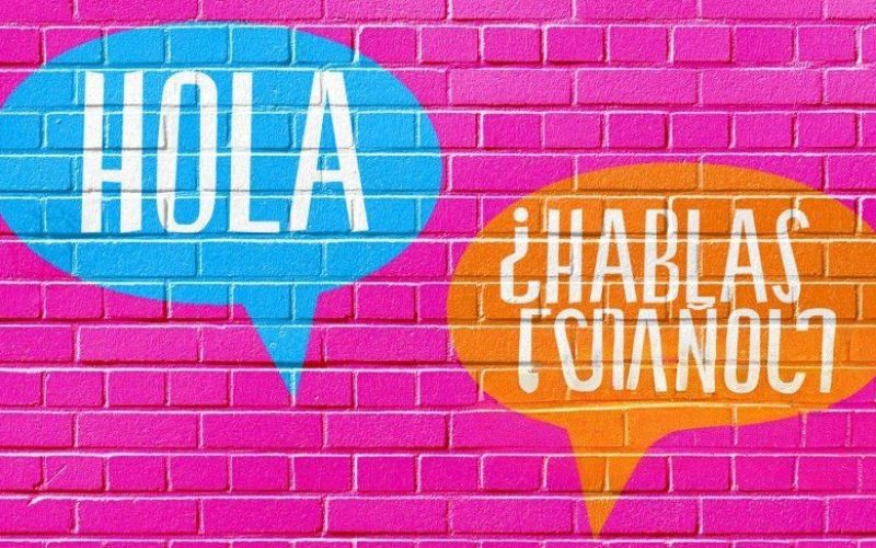 A melhor maneira de enfrentar os desafios de aprender espanhol é a comunicação no idioma - Imagem: Unsplash