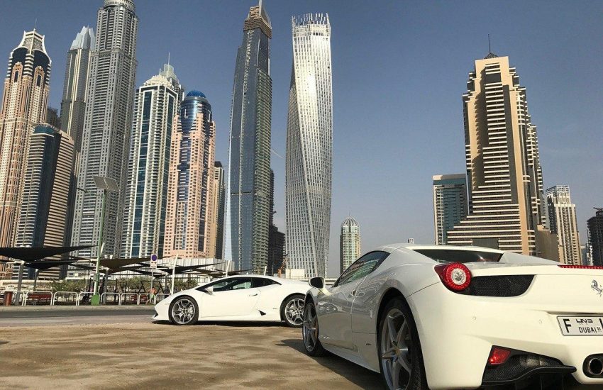 Dirigindo em Dubai