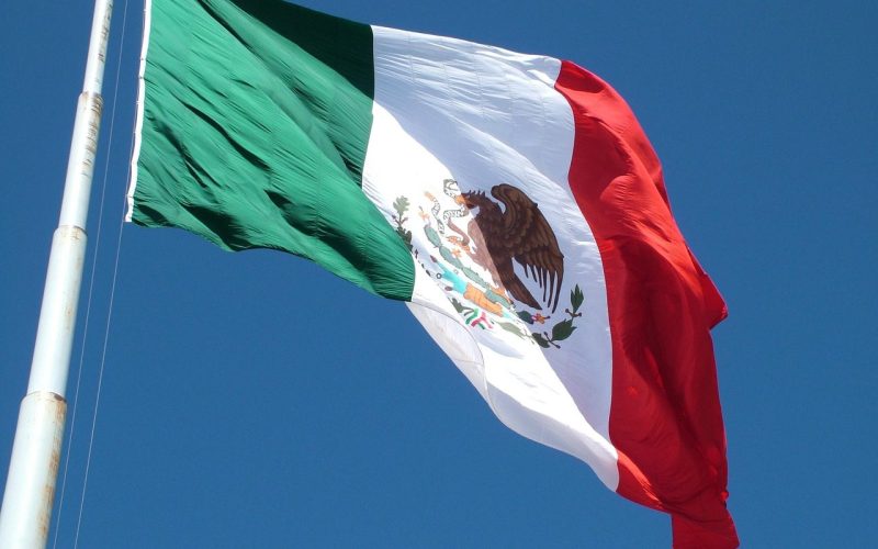 Para me tornar mexicana, teria que jurar a bandeira do país.