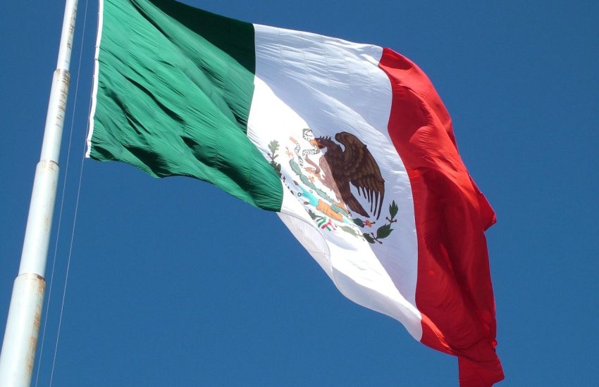 Para me tornar mexicana, teria que jurar a bandeira do país.