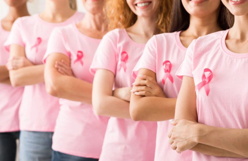 mulheres vestidas de rosa