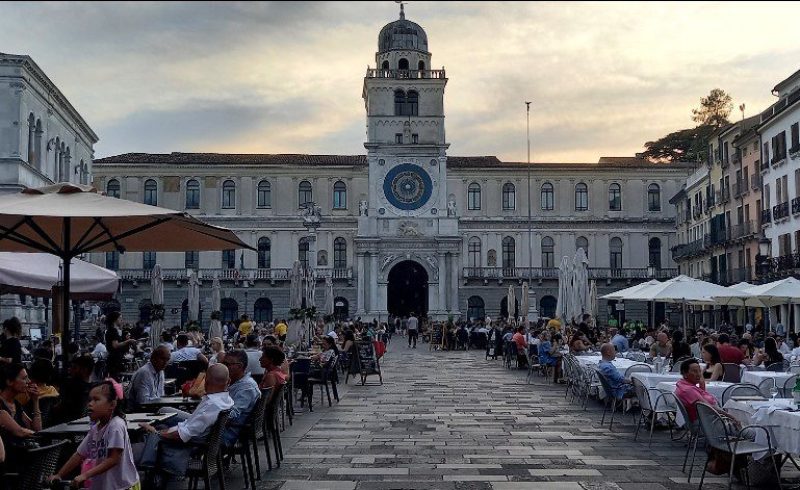 estações do ano, Diário de uma expatriada
