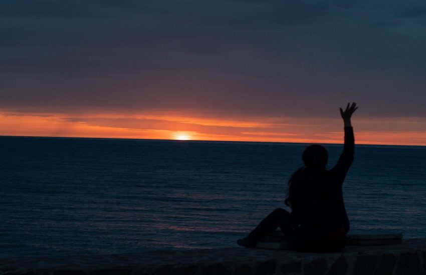 Passar pelo luto estando fora de suas origens é por vezes um desafios
